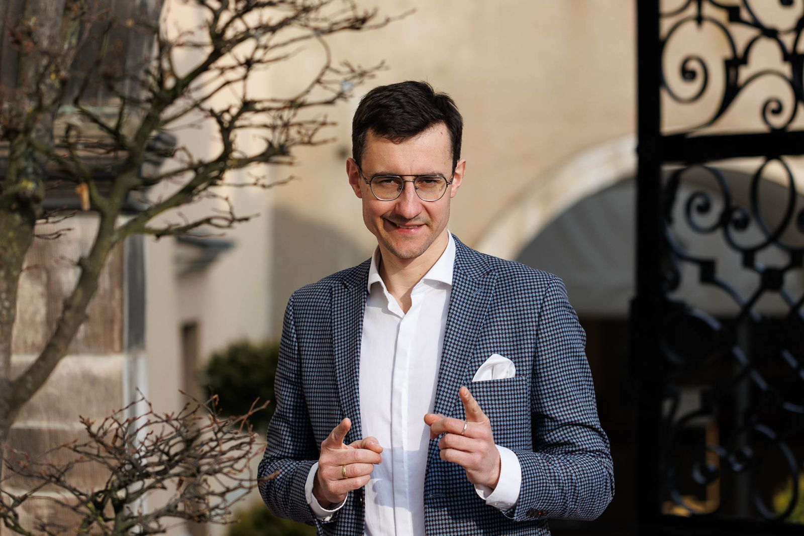 Damian Szmagliński podczas prowadzenia wydarzenia